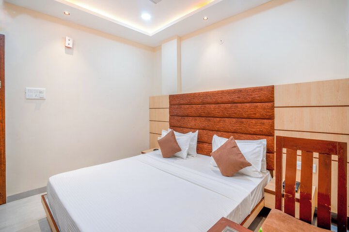 Room 14 of 27