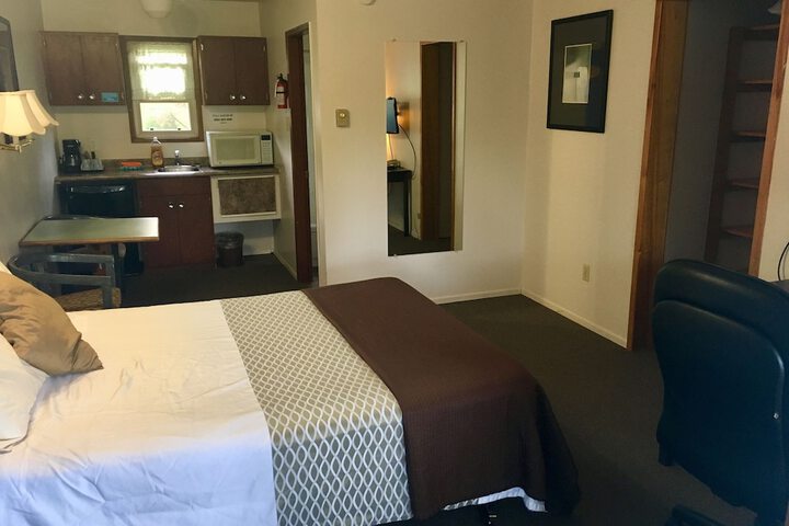 Room 12 of 101