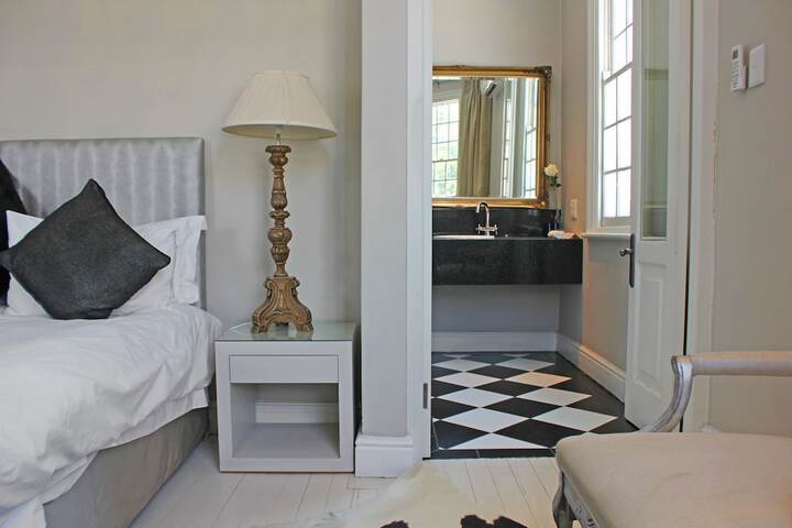 Room 10 of 55
