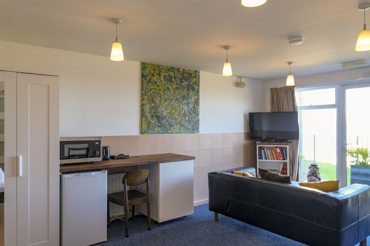 Room 10 of 32
