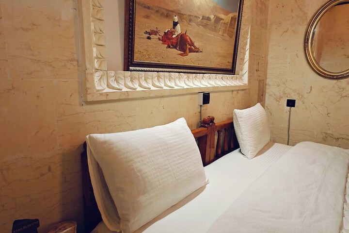 Room 52 of 88