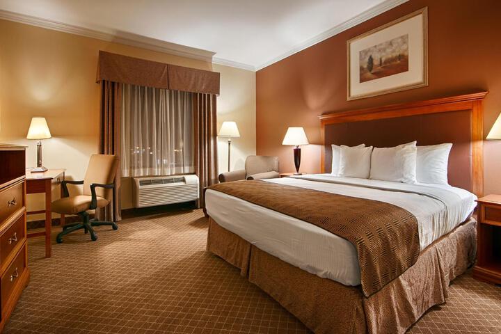 1 King Bed (1 of 6)