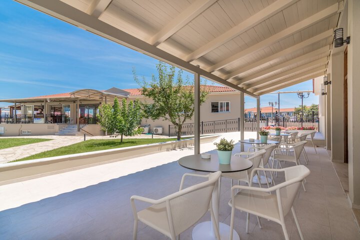 Terrace/Patio 77 of 100