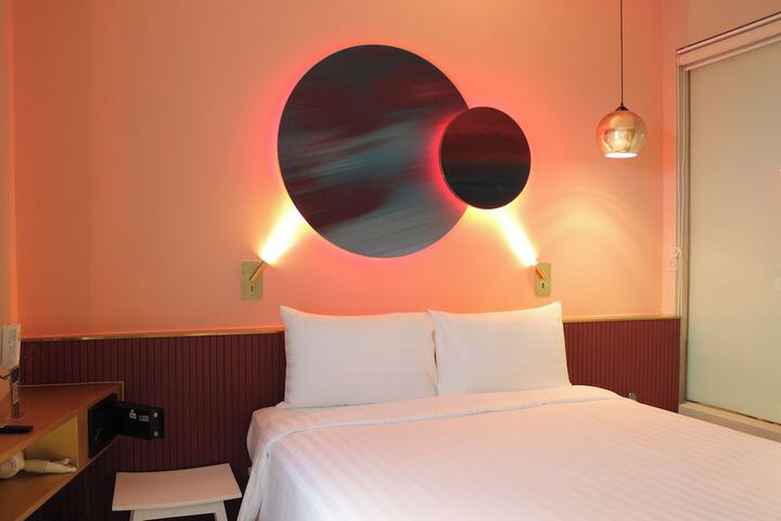 Room 12 of 40