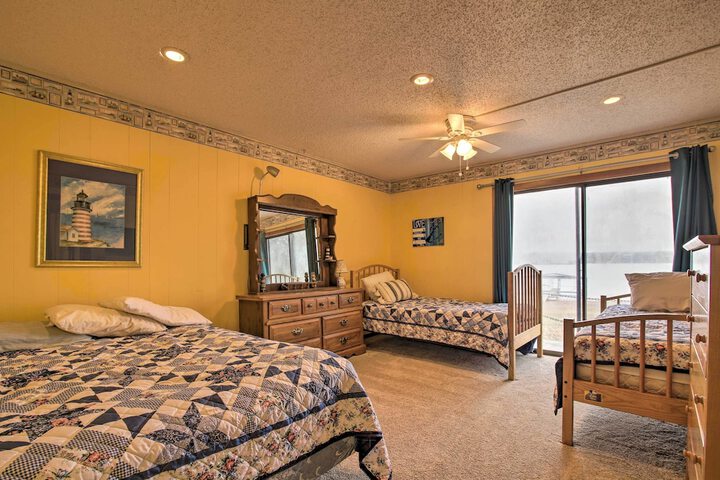 Room 5 of 33
