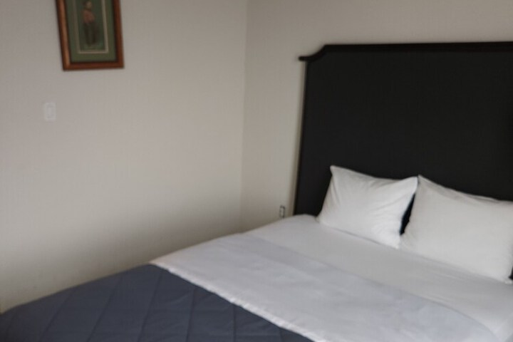 Room 8 of 36