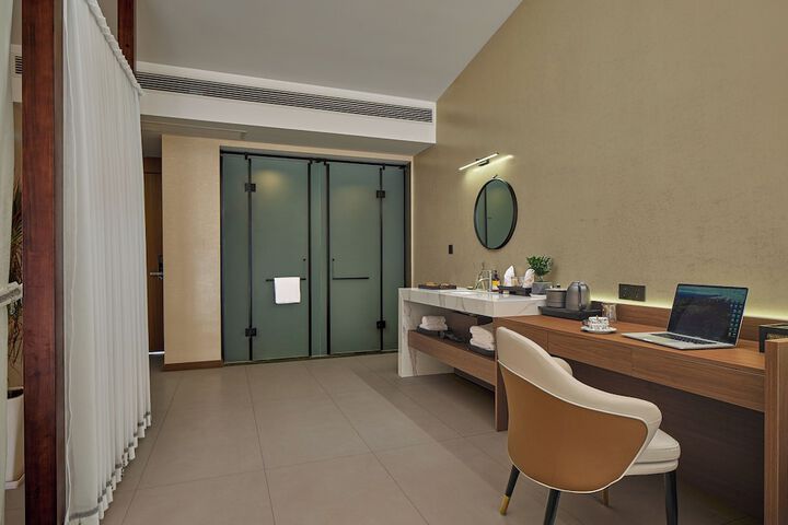 Room 8 of 49