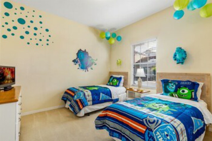 Room 32 of 36
