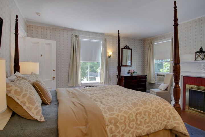 Room 50 of 408