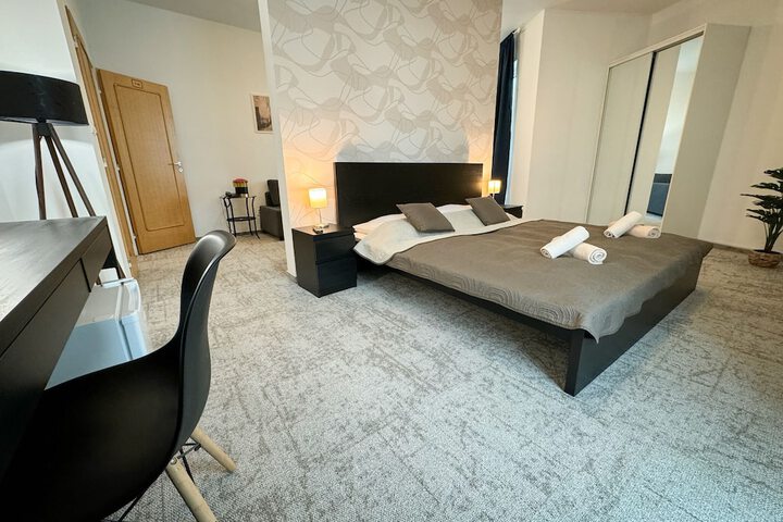 Room 29 of 76