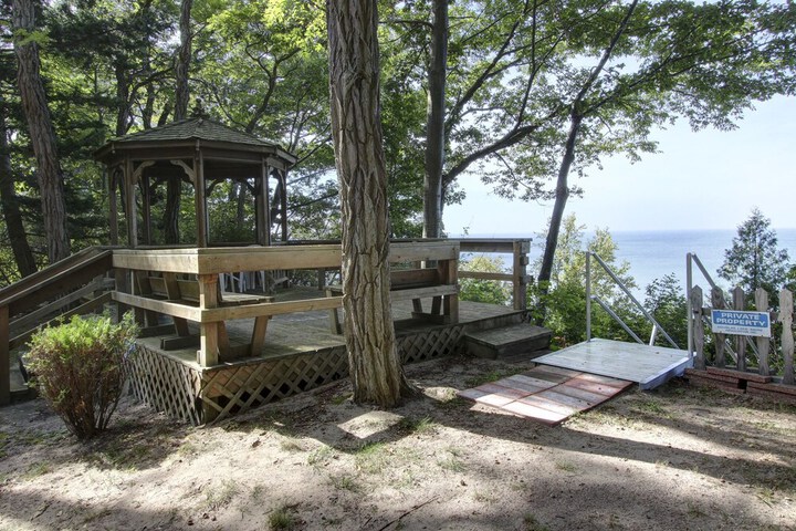 Property Grounds 16 of 22