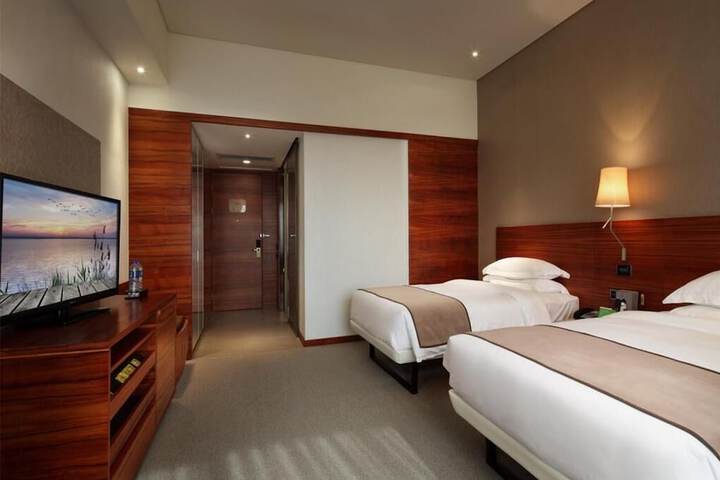 Room 8 of 49