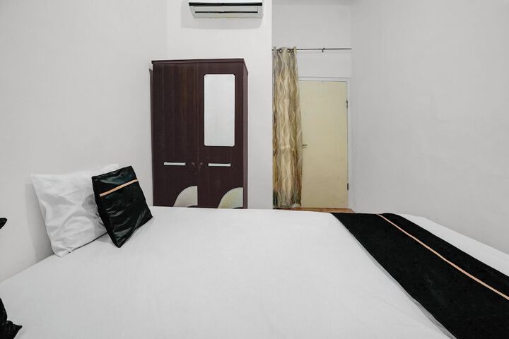 Room 10 of 30
