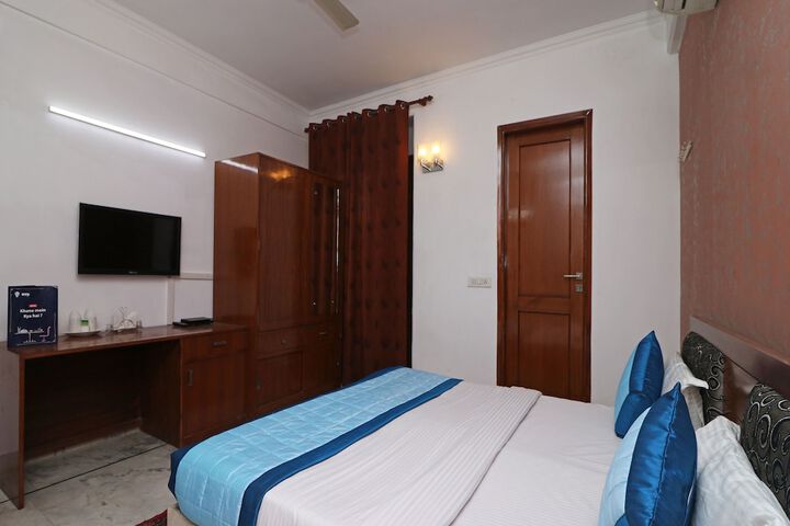 Room 21 of 27