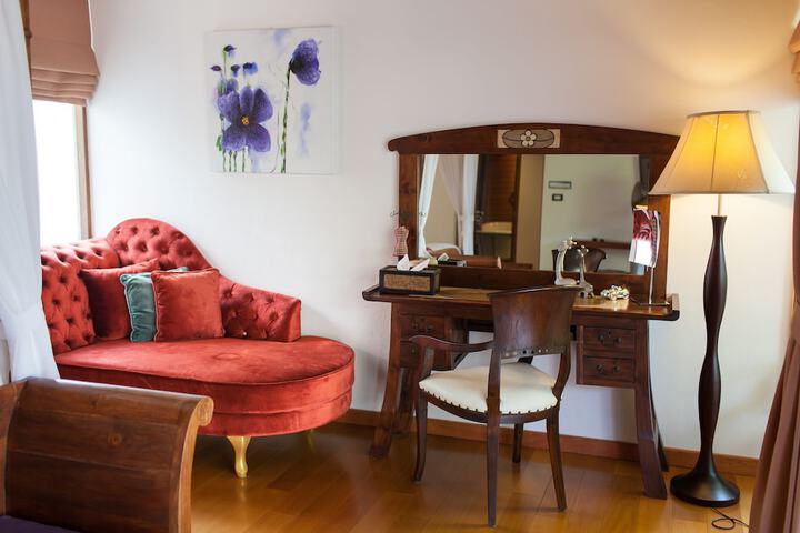 Room 25 of 193