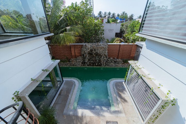 Pool 25 of 35