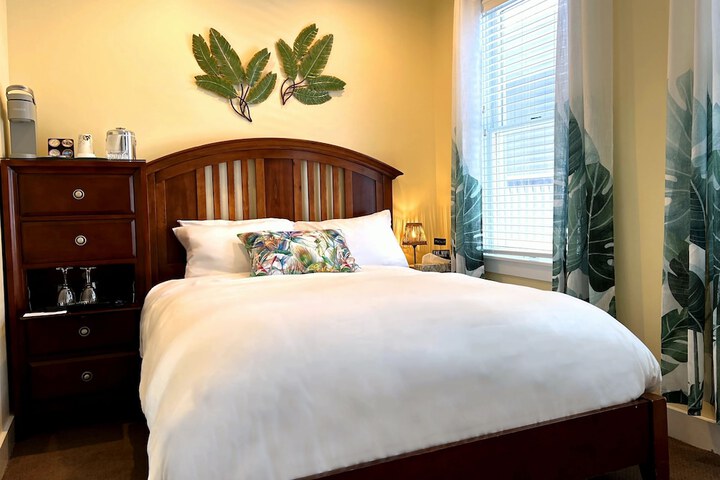 Room 2 of 80