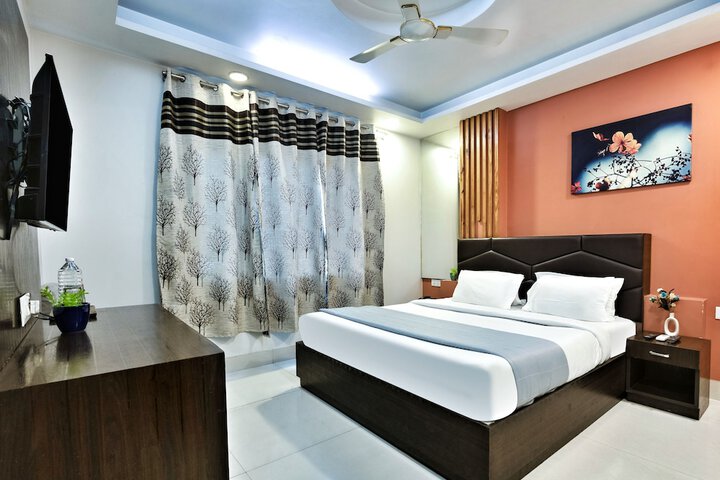 Room 35 of 74