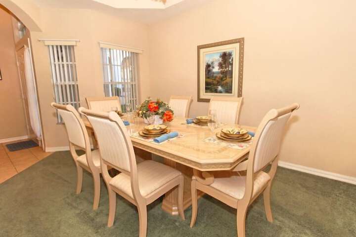 Dining 17 of 20