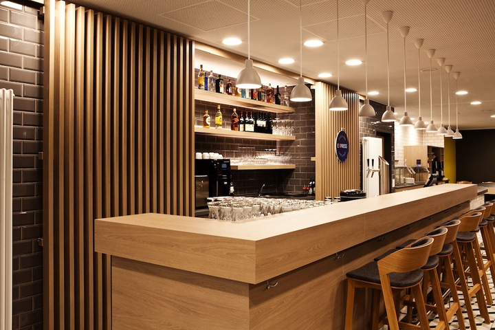 Lounge 59 of 73