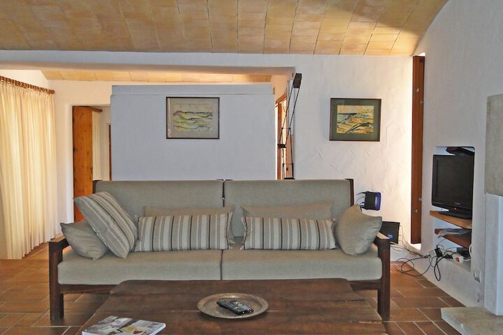Room 7 of 32