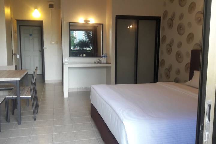 Room 12 of 42