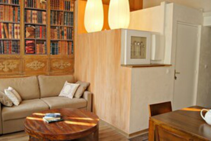 Room 4 of 15