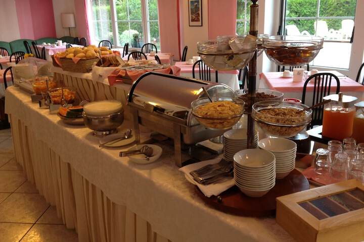Breakfast/Coffee Service 60 of 69