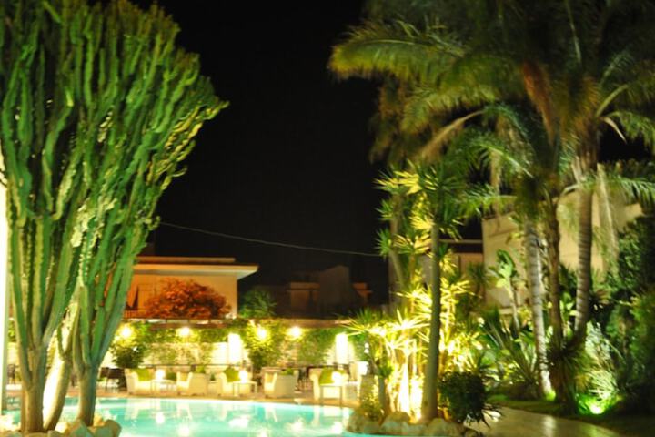 Hotel Pool