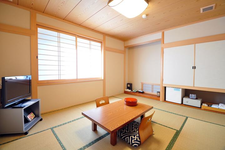 Room 16 of 51