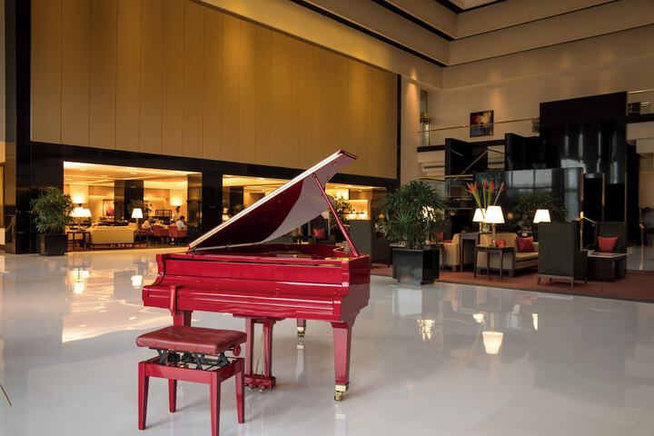 Entrance & Lobby