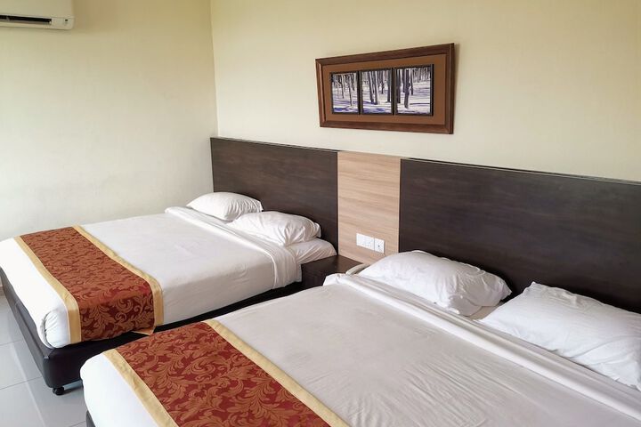 Room 33 of 62