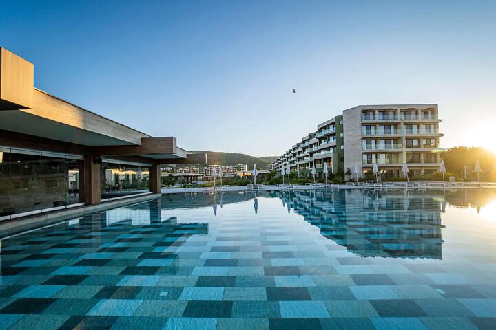 Pool 86 of 92
