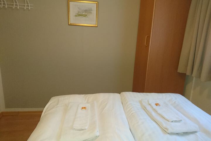 Room 6 of 48