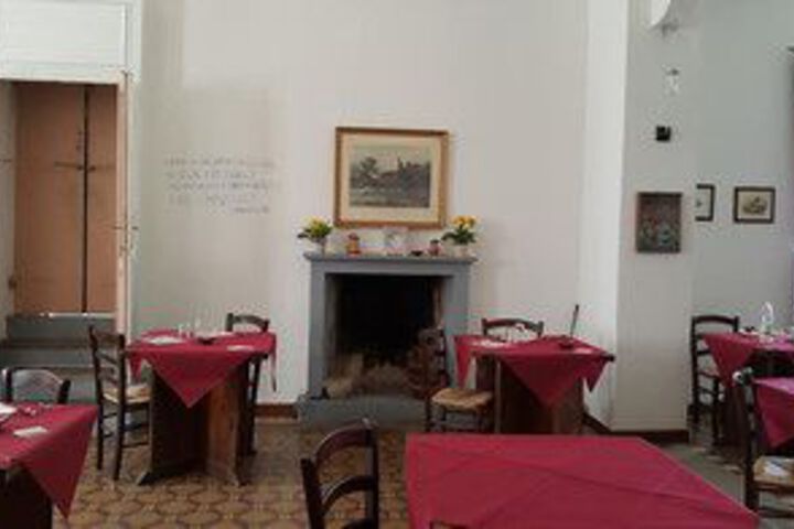 Dining 4 of 10