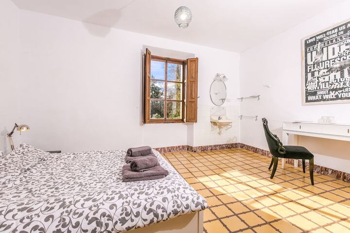 Room 43 of 76