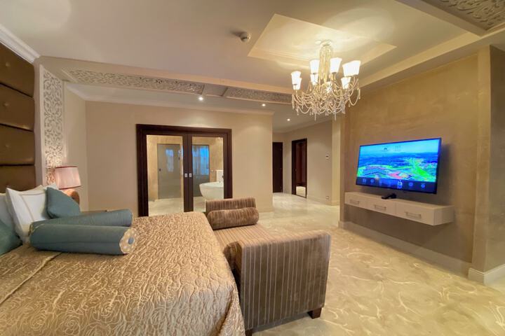 Room 33 of 125