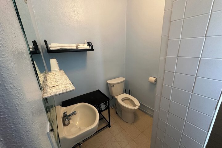 Room 15 of 28