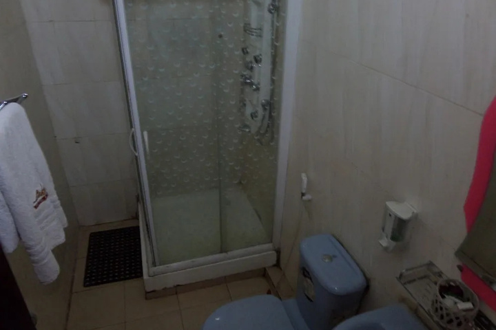 Room 8 of 13