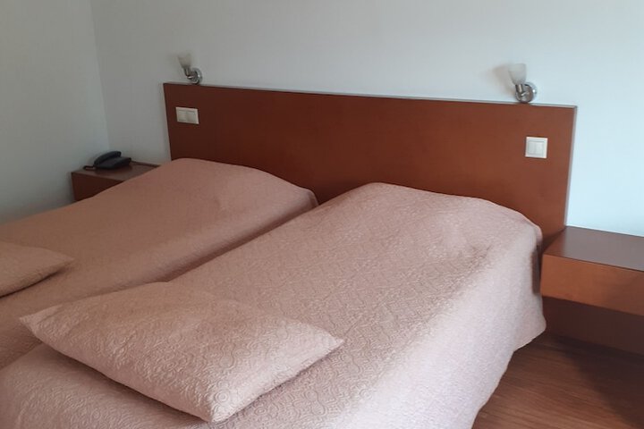 Room 8 of 25