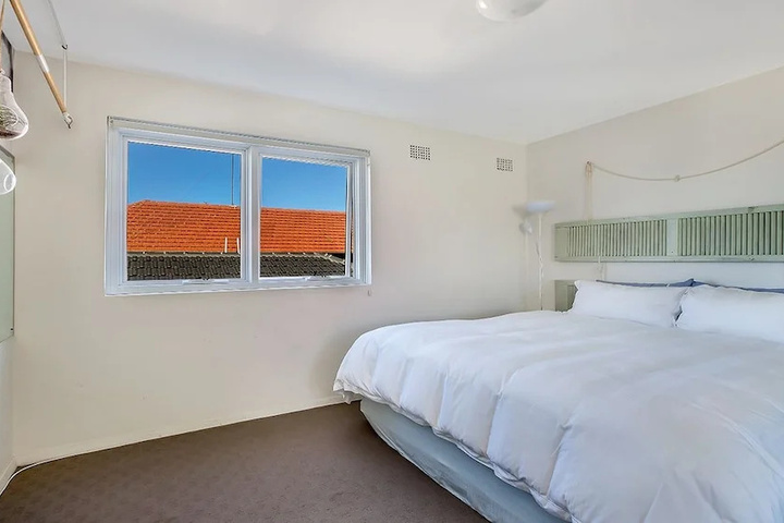 Room 2 of 9