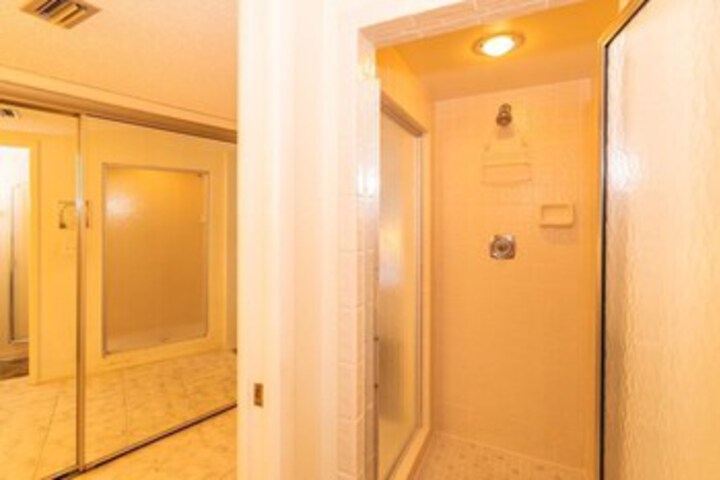 Room 10 of 72