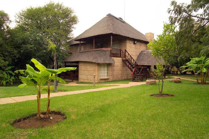 Hotel Exterior 95 of 112