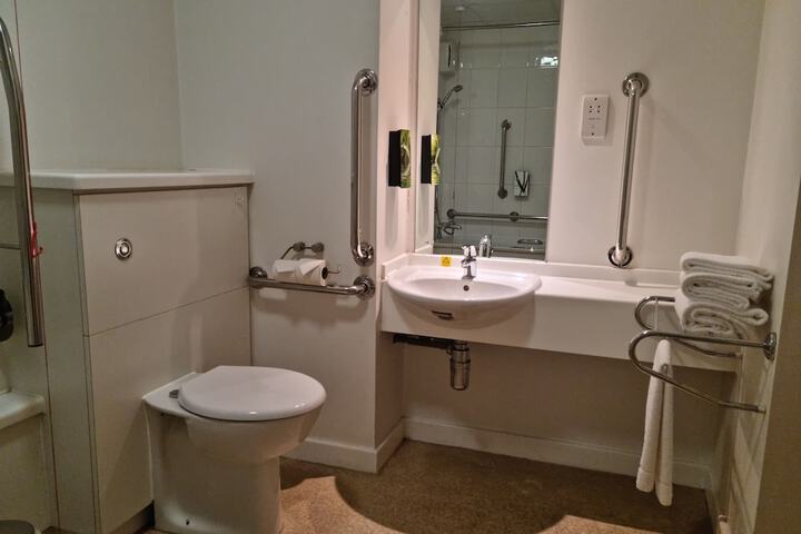 Room 20 of 37