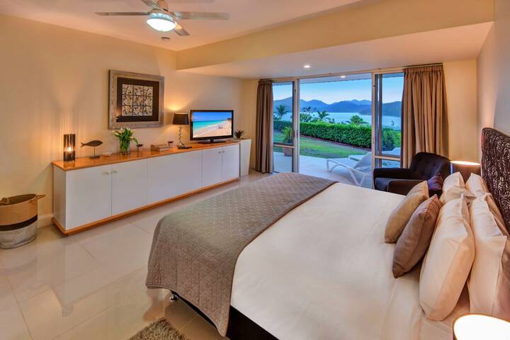 Room 4 of 25