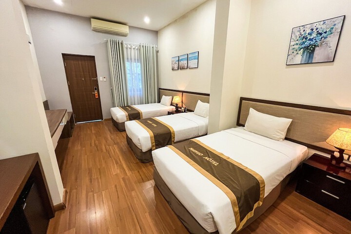 Room 10 of 83
