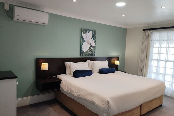 Room 18 of 103