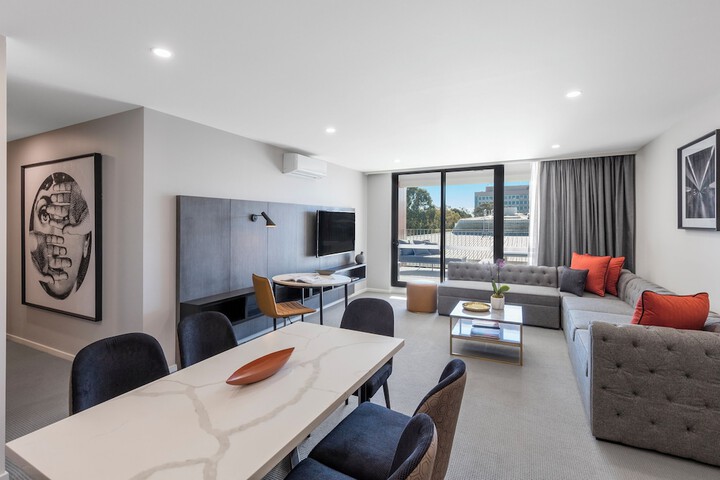 Room 18 of 28