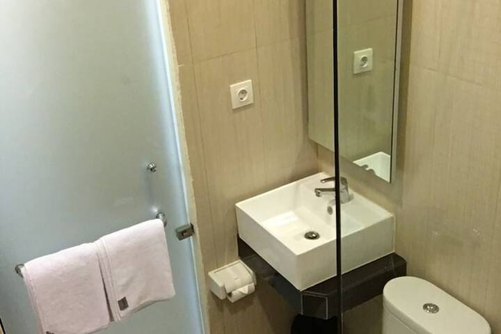 Room 15 of 34