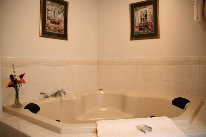 Room 16 of 40